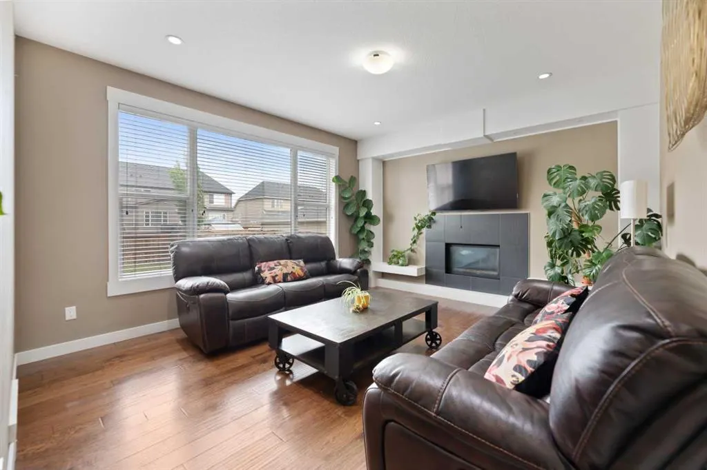 145 Rainbow Falls Glen