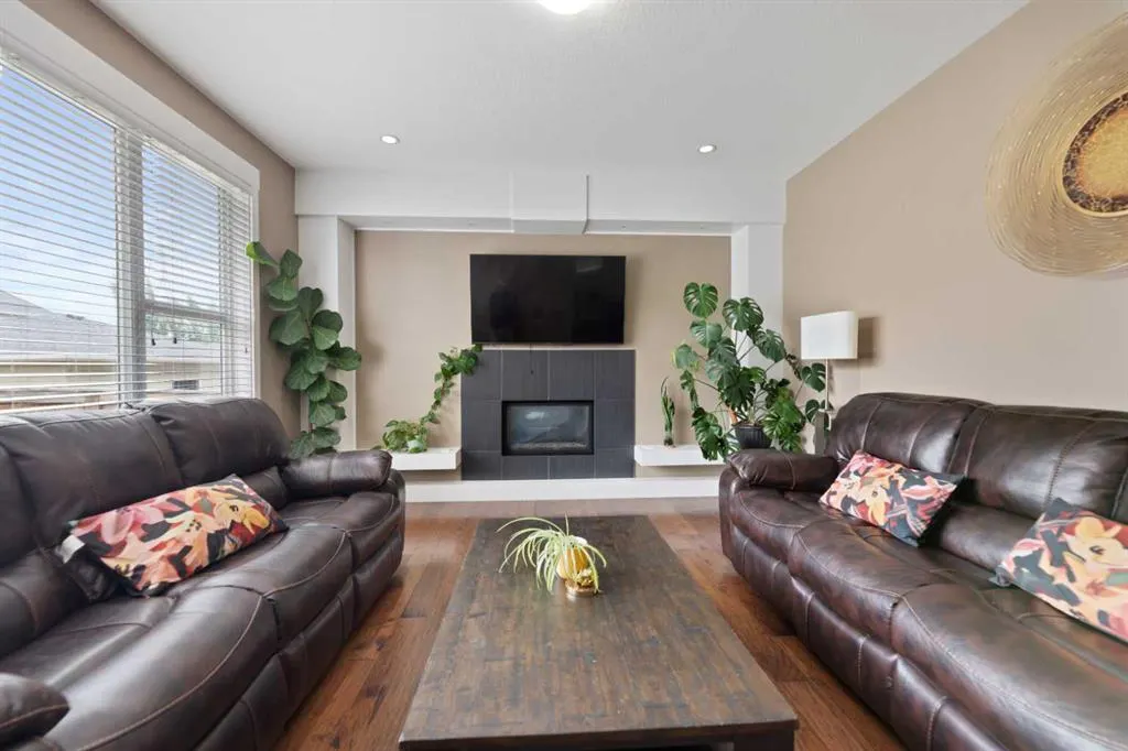 145 Rainbow Falls Glen
