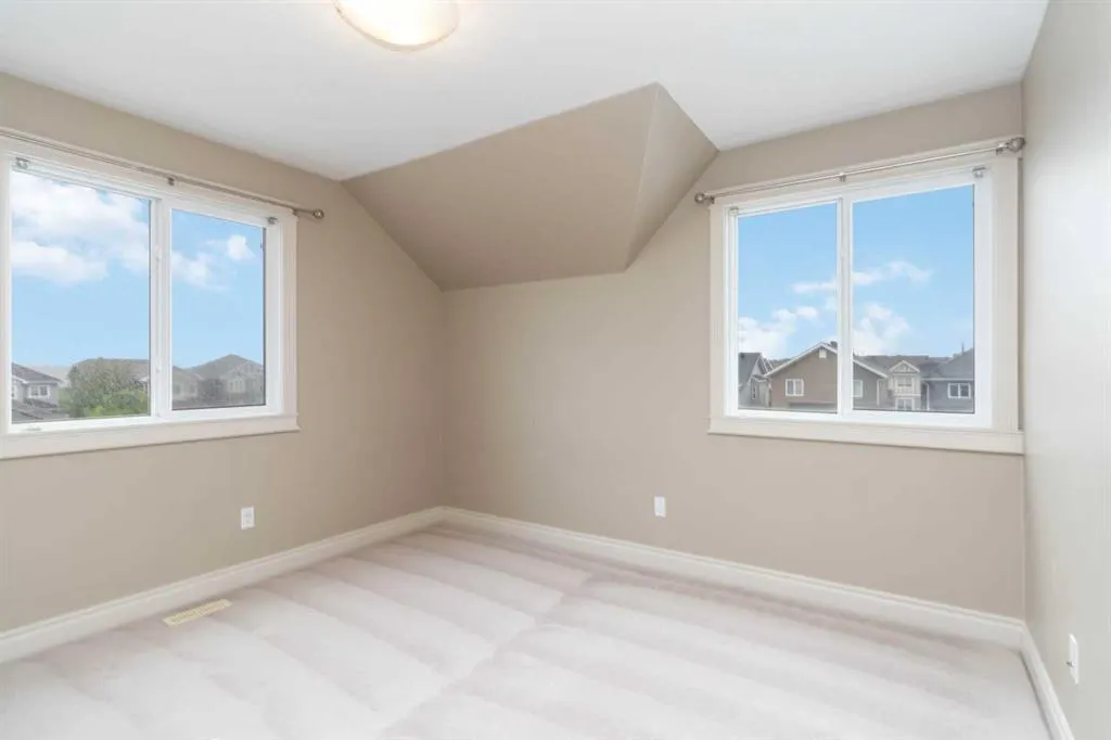 117 Coniker Crescent