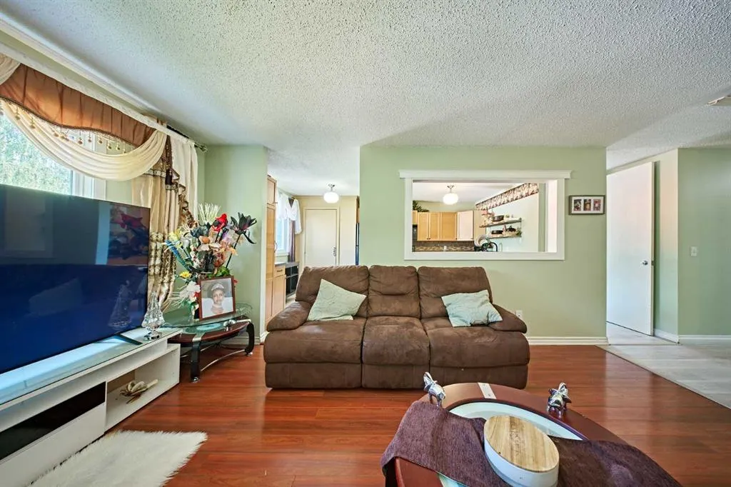 47 Doverglen Crescent SE
