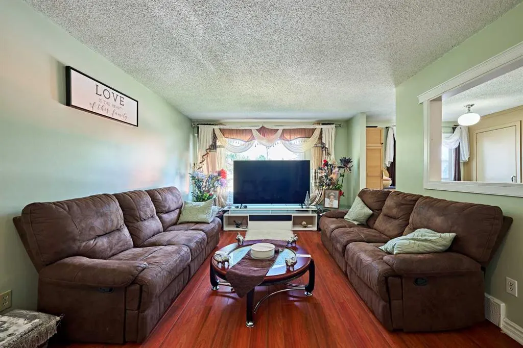47 Doverglen Crescent SE