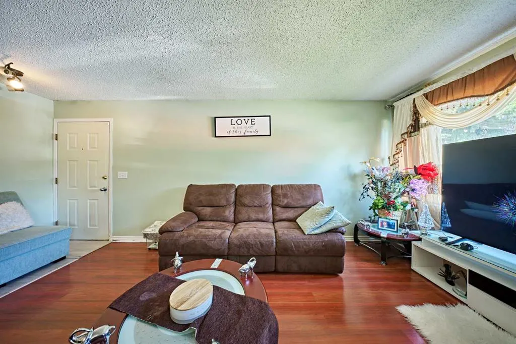 47 Doverglen Crescent SE