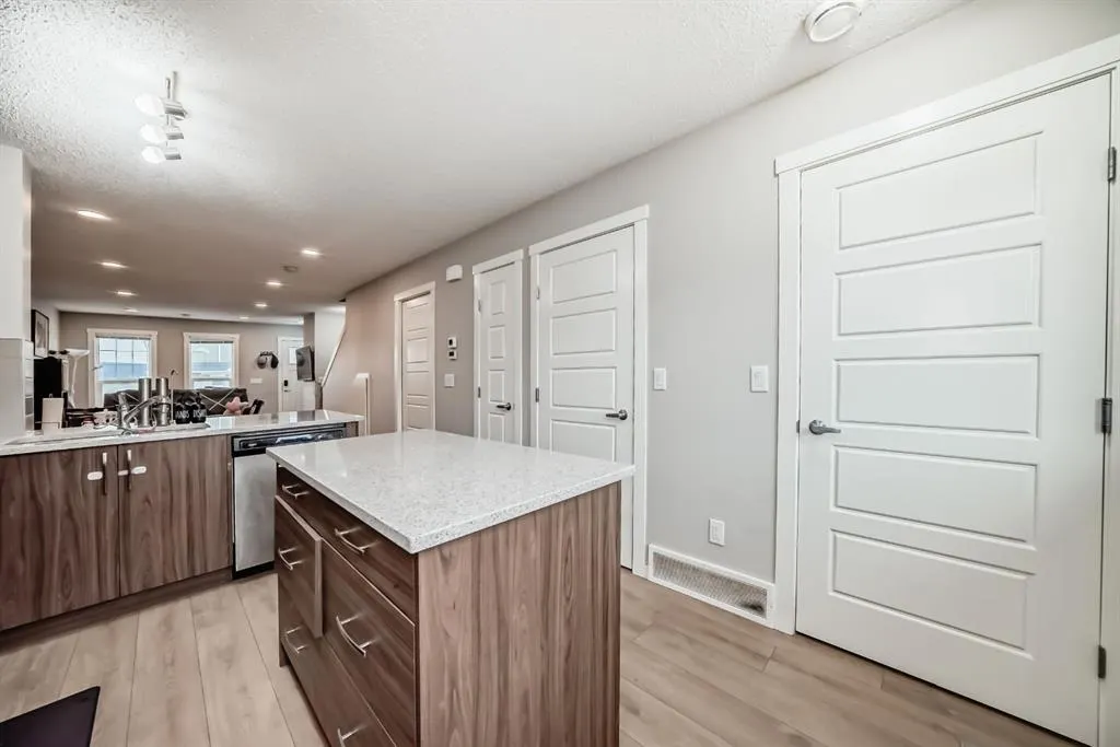 7451 Falconridge Boulevard NE, #1416