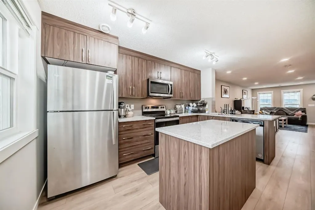 7451 Falconridge Boulevard NE, #1416