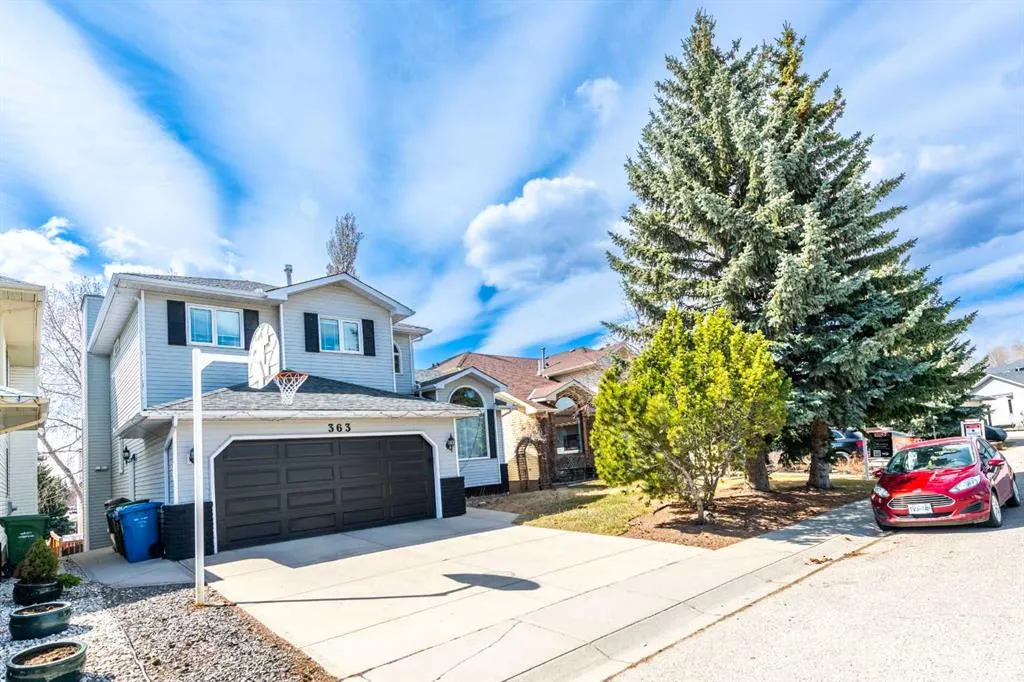 363 Hawktree Circle NW