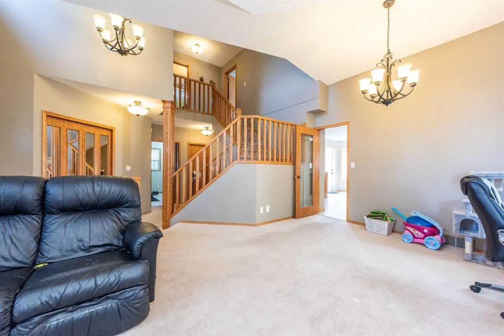 363 Hawktree Circle NW