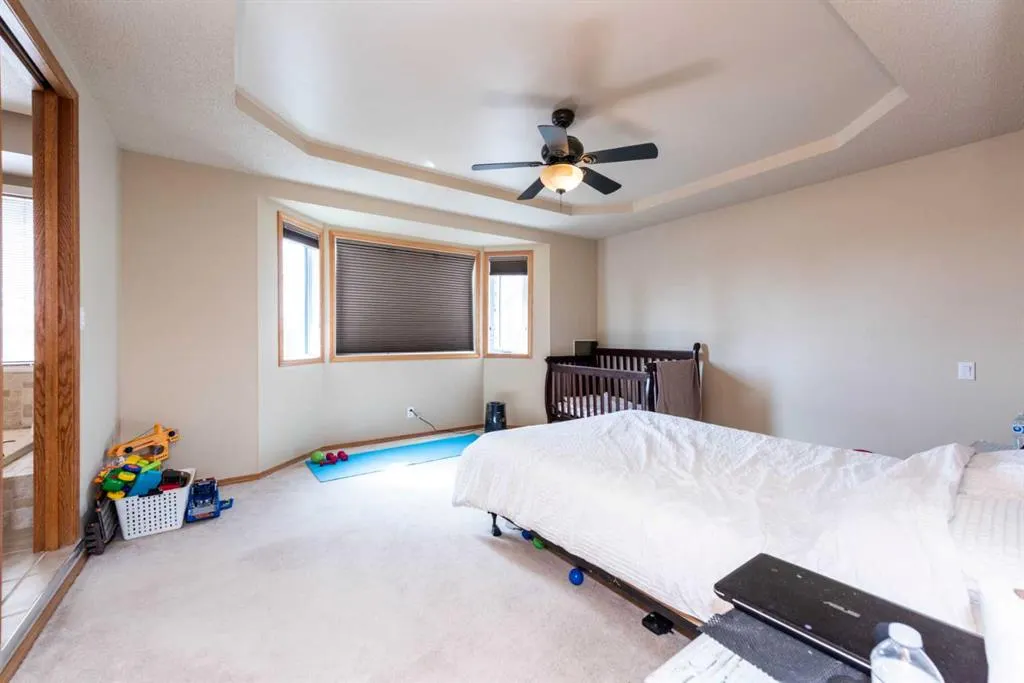 363 Hawktree Circle NW