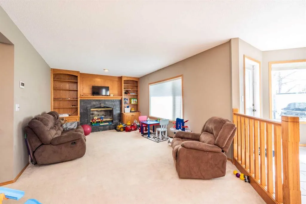 363 Hawktree Circle NW