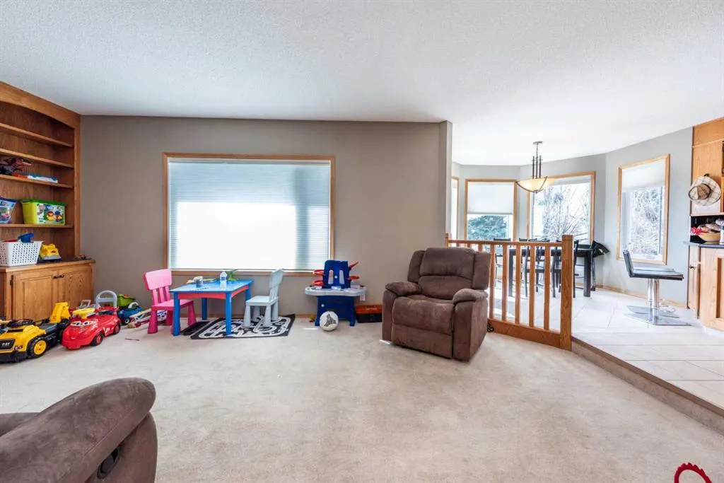 363 Hawktree Circle NW