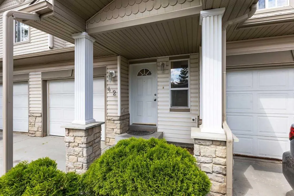 42 Citadel Meadow Gardens NW