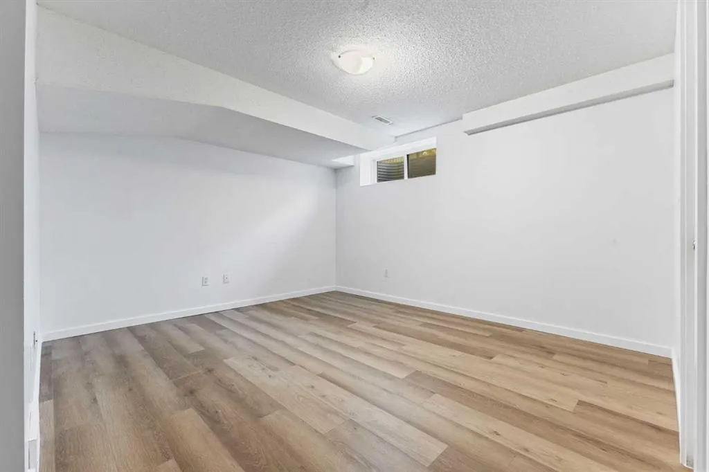42 Citadel Meadow Gardens NW