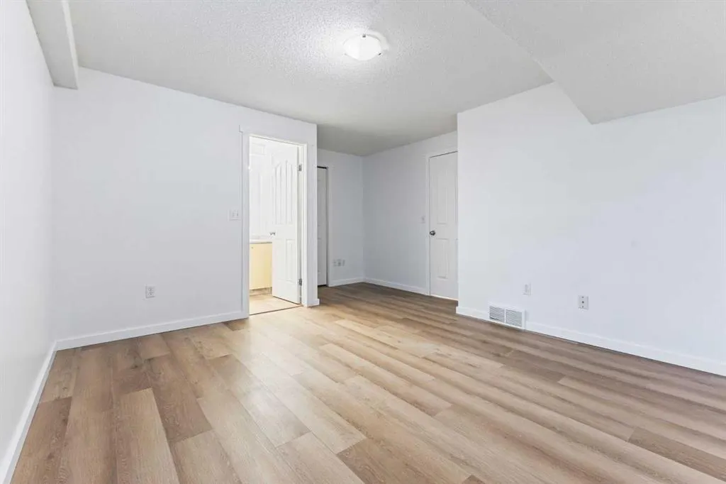 42 Citadel Meadow Gardens NW