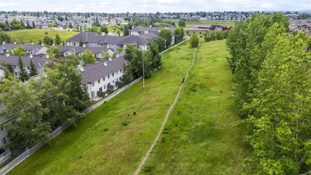 42 Citadel Meadow Gardens NW