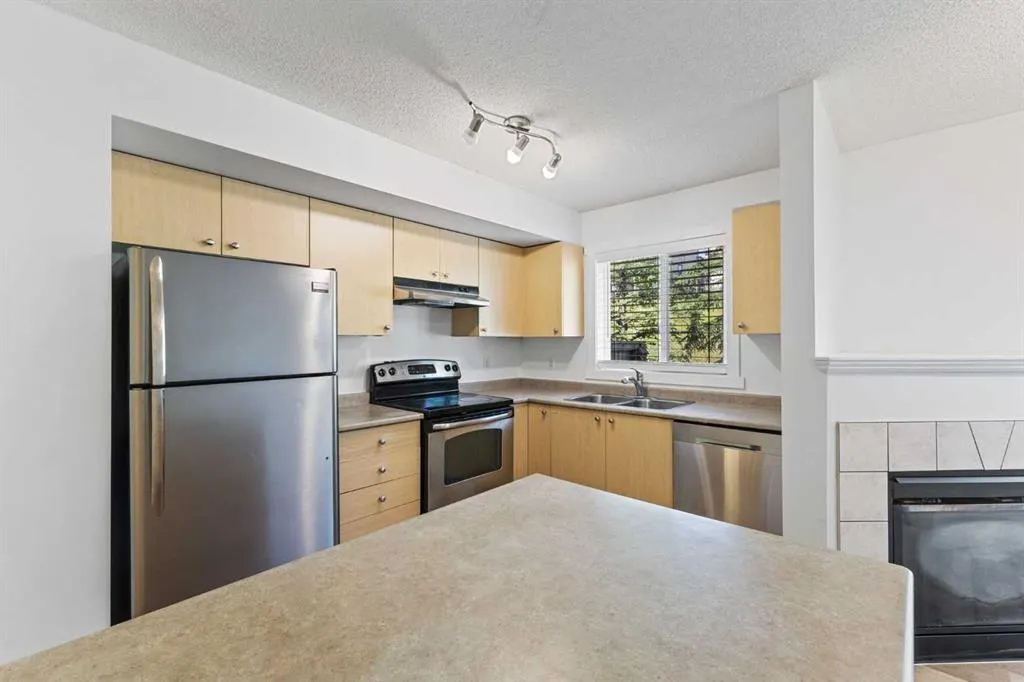 42 Citadel Meadow Gardens NW