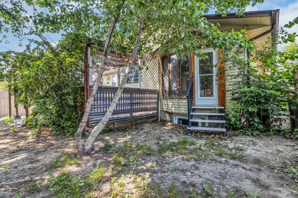 56 Castlefall Way NE
