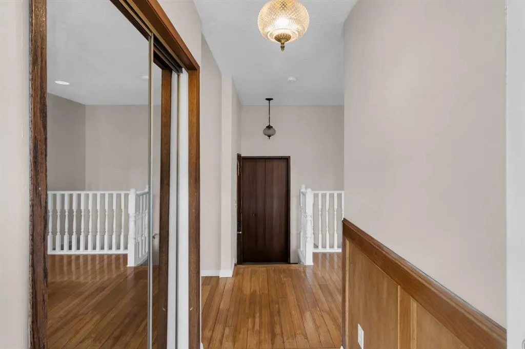 56 Castlefall Way NE