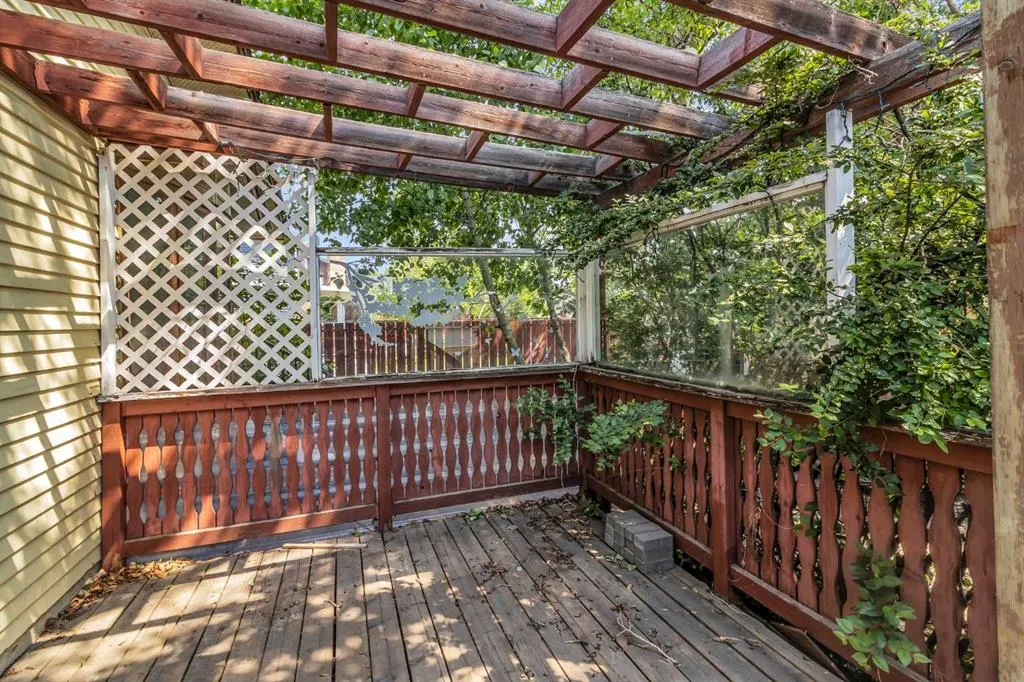 56 Castlefall Way NE