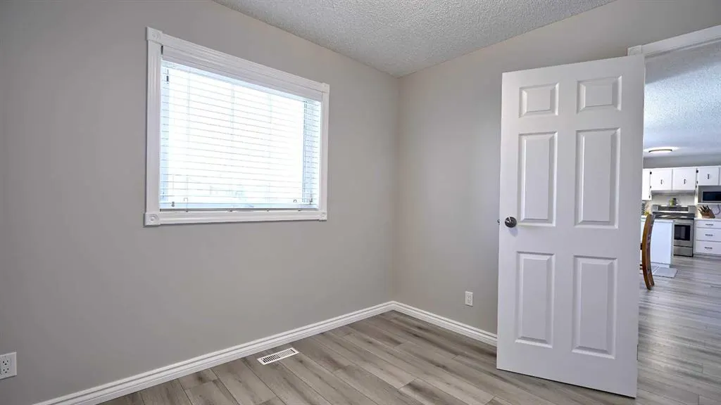 78 Athabasca Crescent