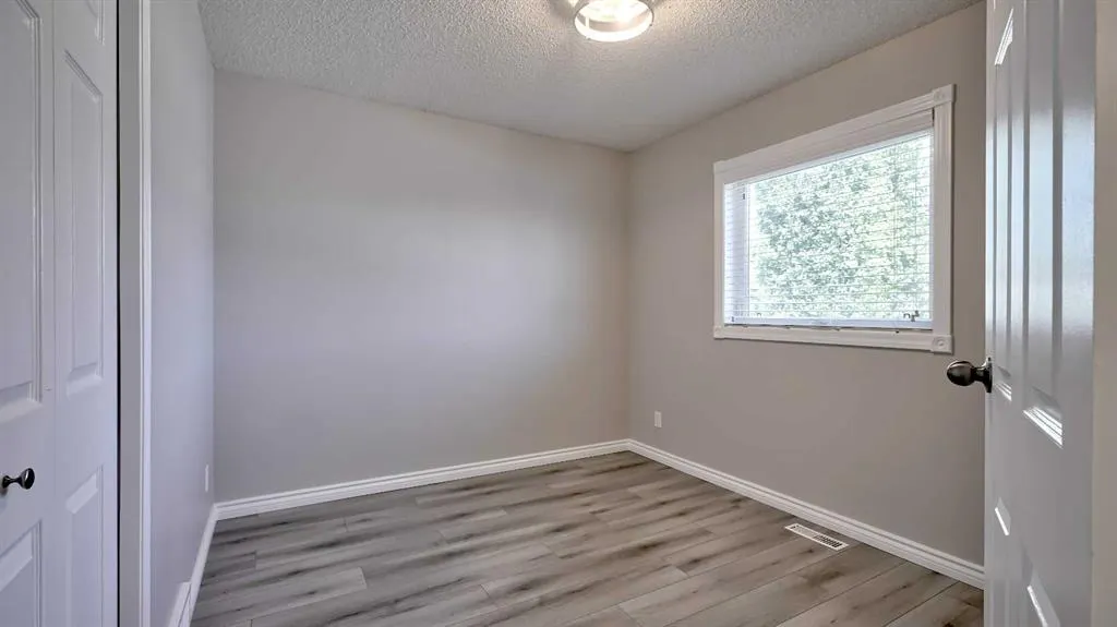 78 Athabasca Crescent