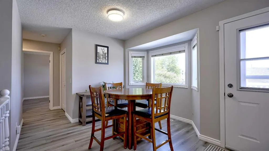 78 Athabasca Crescent