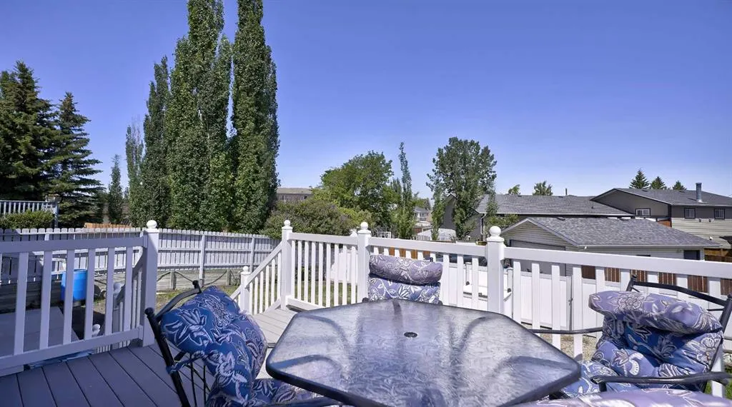78 Athabasca Crescent
