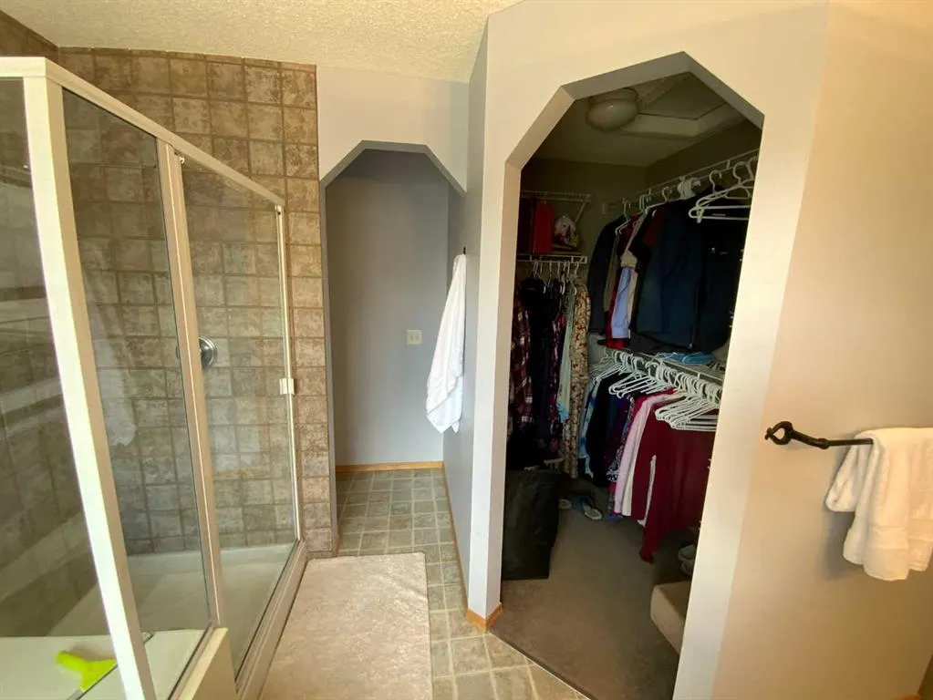 172 Tuscany Meadows Heath NW