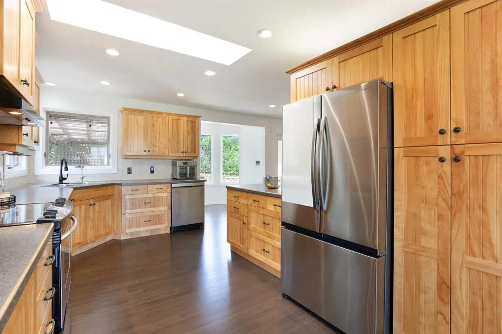 123 Woodbend Way