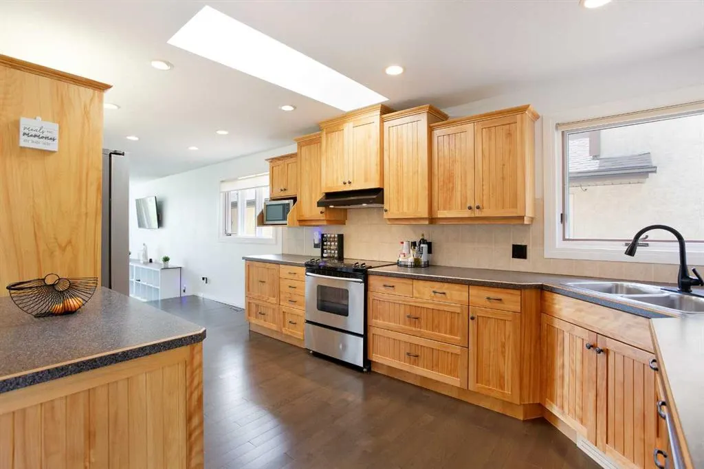 123 Woodbend Way