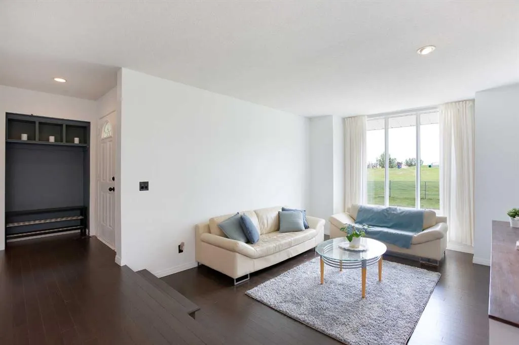 123 Woodbend Way