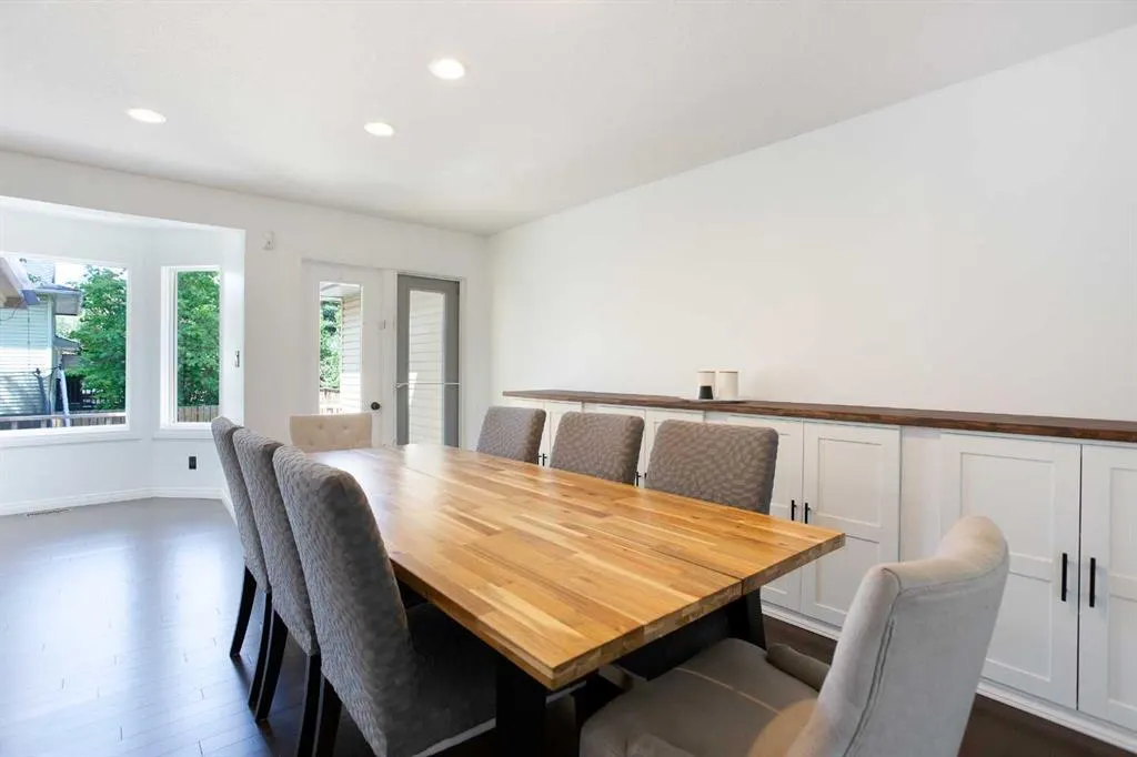 123 Woodbend Way