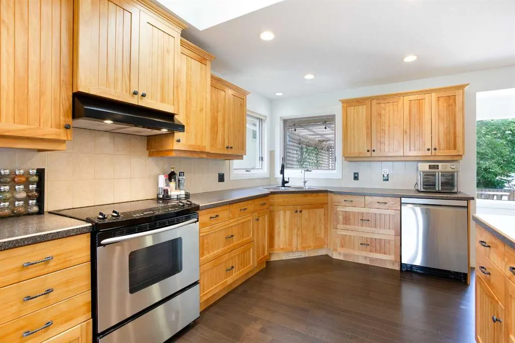 123 Woodbend Way