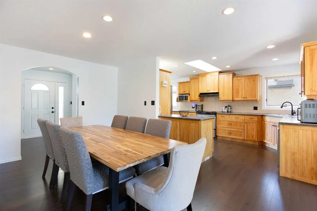 123 Woodbend Way