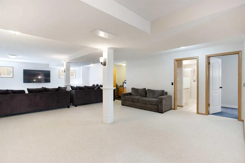 123 Woodbend Way