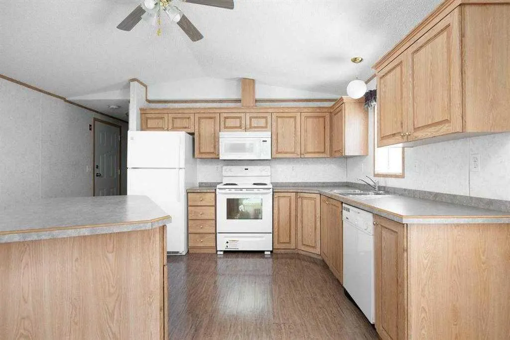 272 Palomino Close