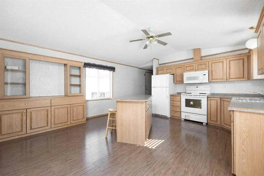 272 Palomino Close