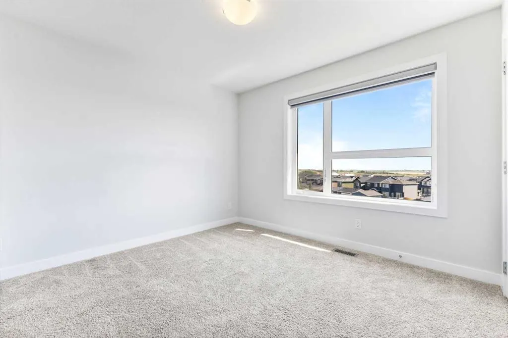 16 Evanscrest Park NW, #310