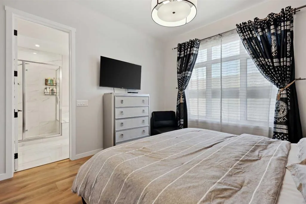 537 Marine Drive SE