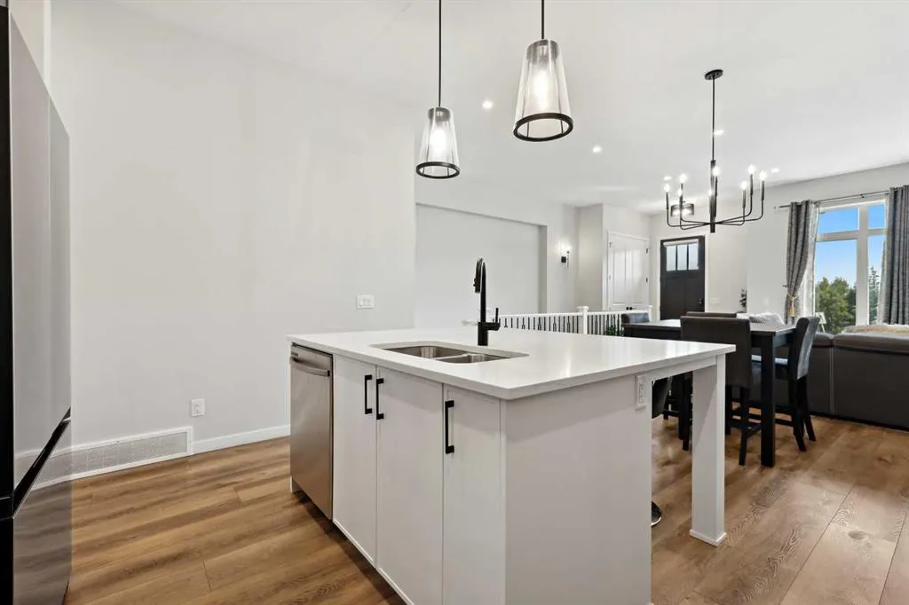 537 Marine Drive SE