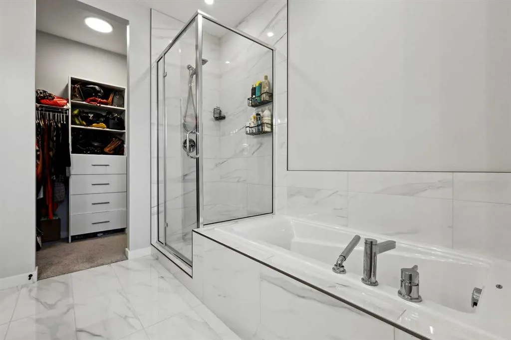 537 Marine Drive SE