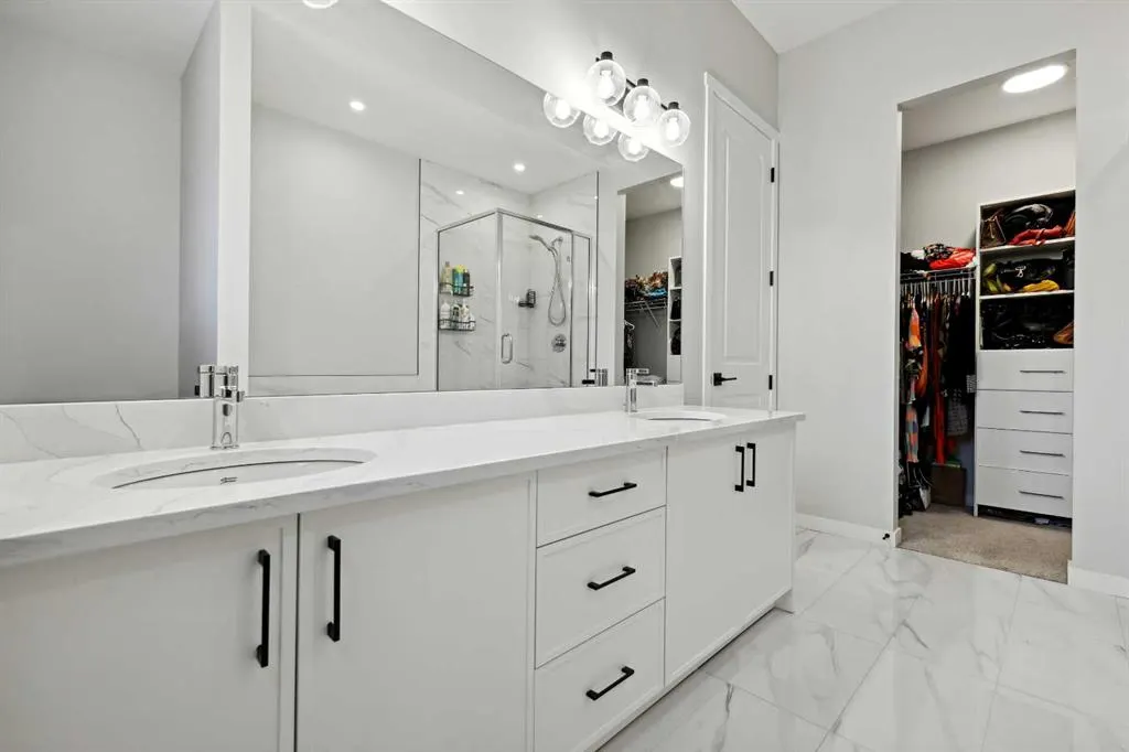 537 Marine Drive SE