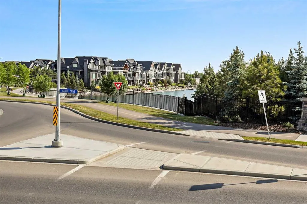 537 Marine Drive SE