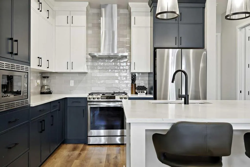 537 Marine Drive SE