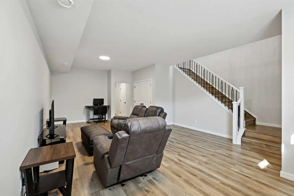 537 Marine Drive SE