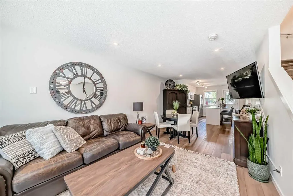 312 Cranbrook Square SE