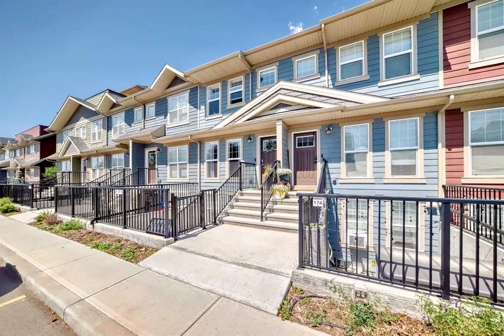 312 Cranbrook Square SE