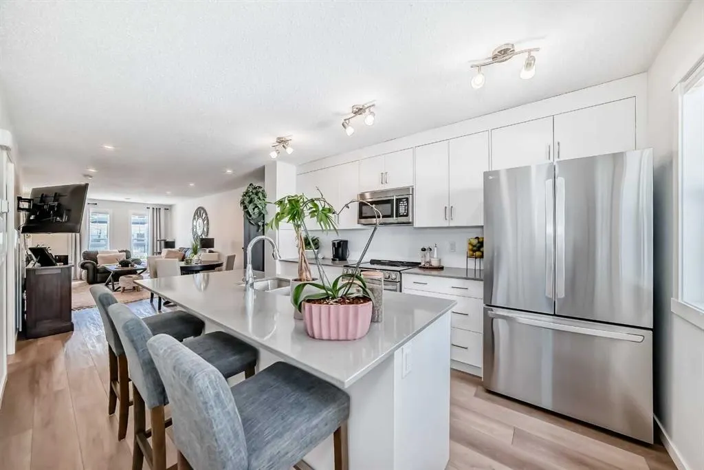 312 Cranbrook Square SE