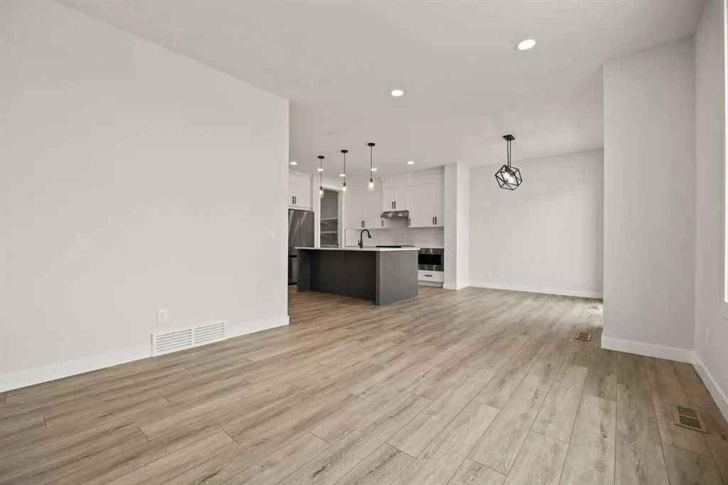 466 Kinniburgh Loop