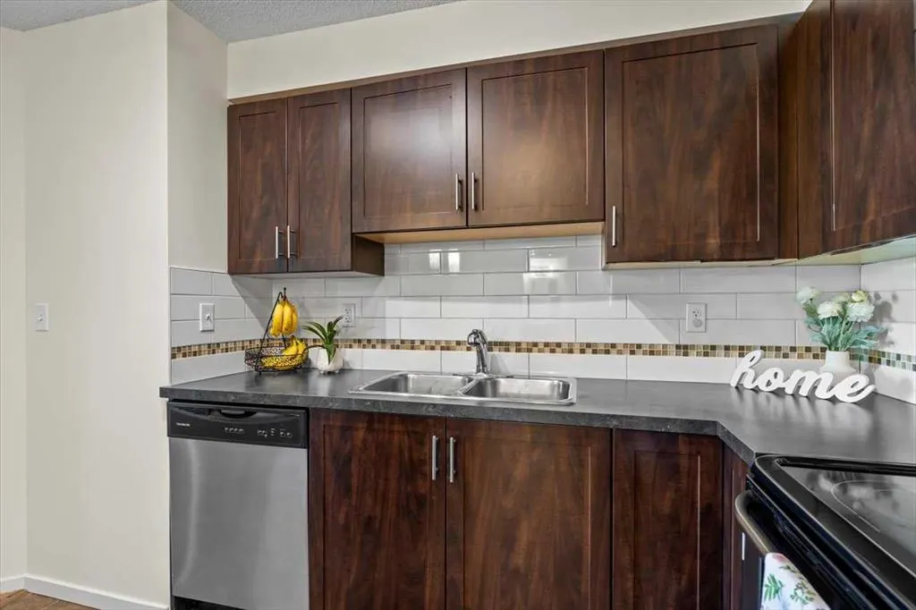 279 Copperpond Common SE, #4104