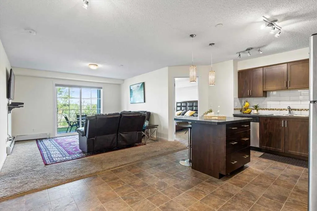 279 Copperpond Common SE, #4104