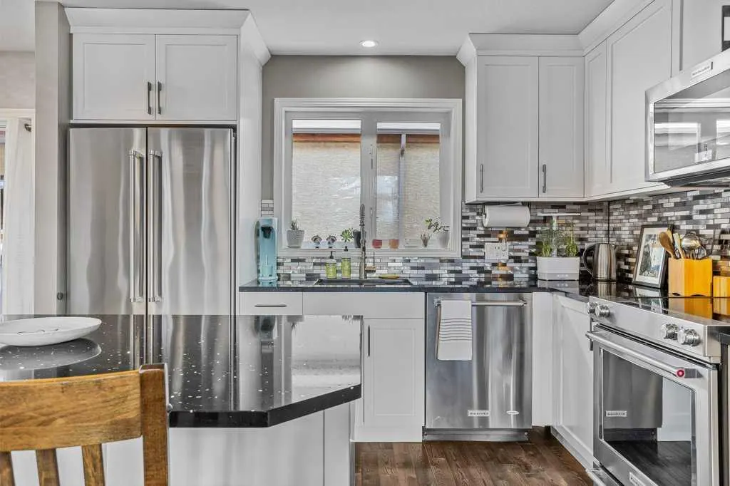 601 4 Street, #3